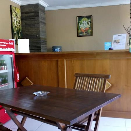 Oyo Flagship 91237 Ratu Guest House Kedunganan Exterior photo