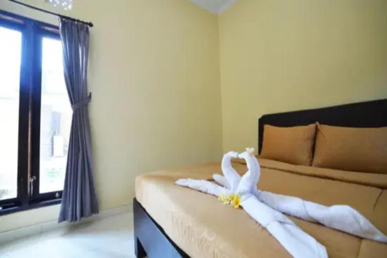 Oyo Flagship 91237 Ratu Guest House Kedunganan Exterior photo
