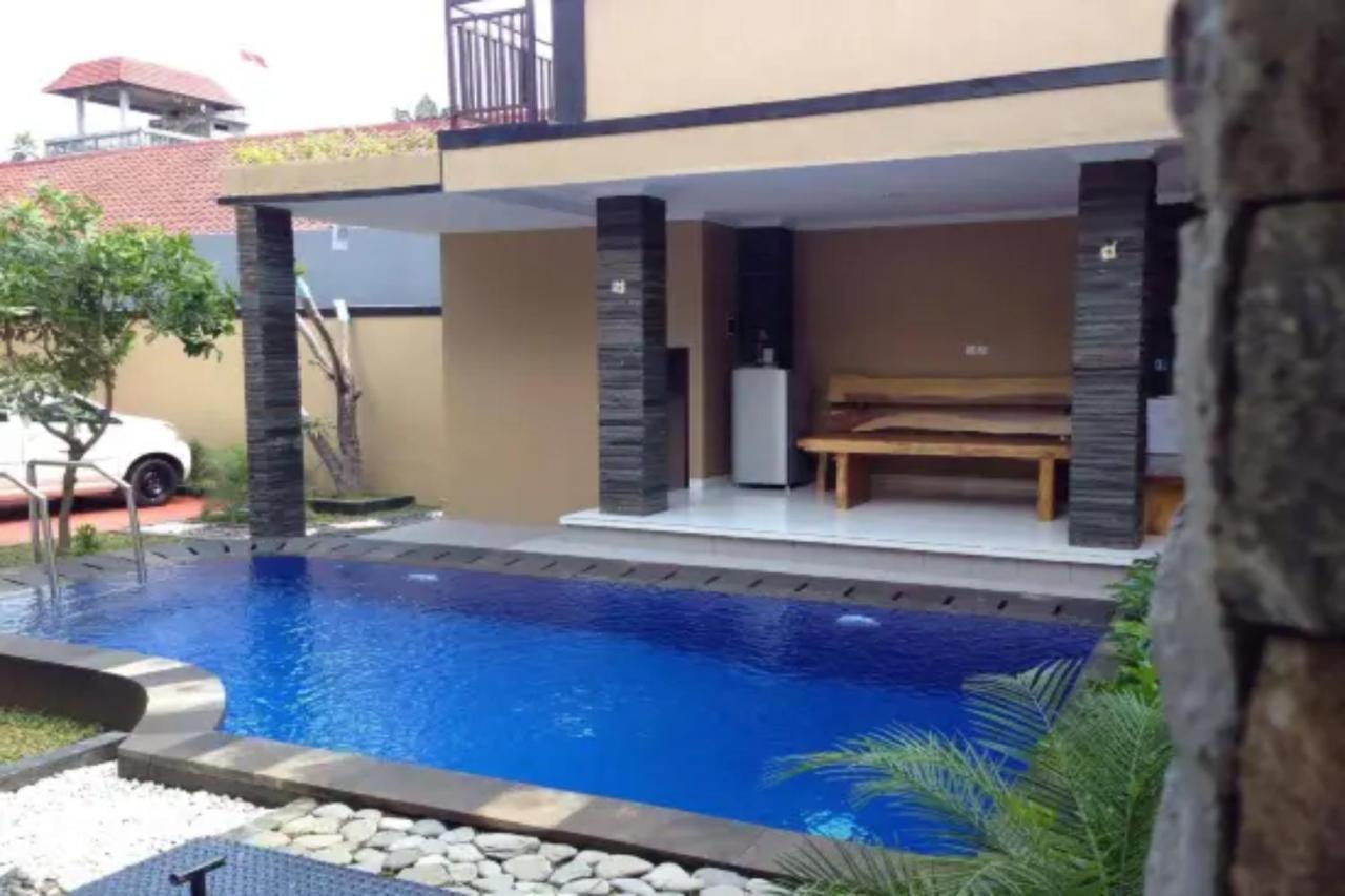 Oyo Flagship 91237 Ratu Guest House Kedunganan Exterior photo